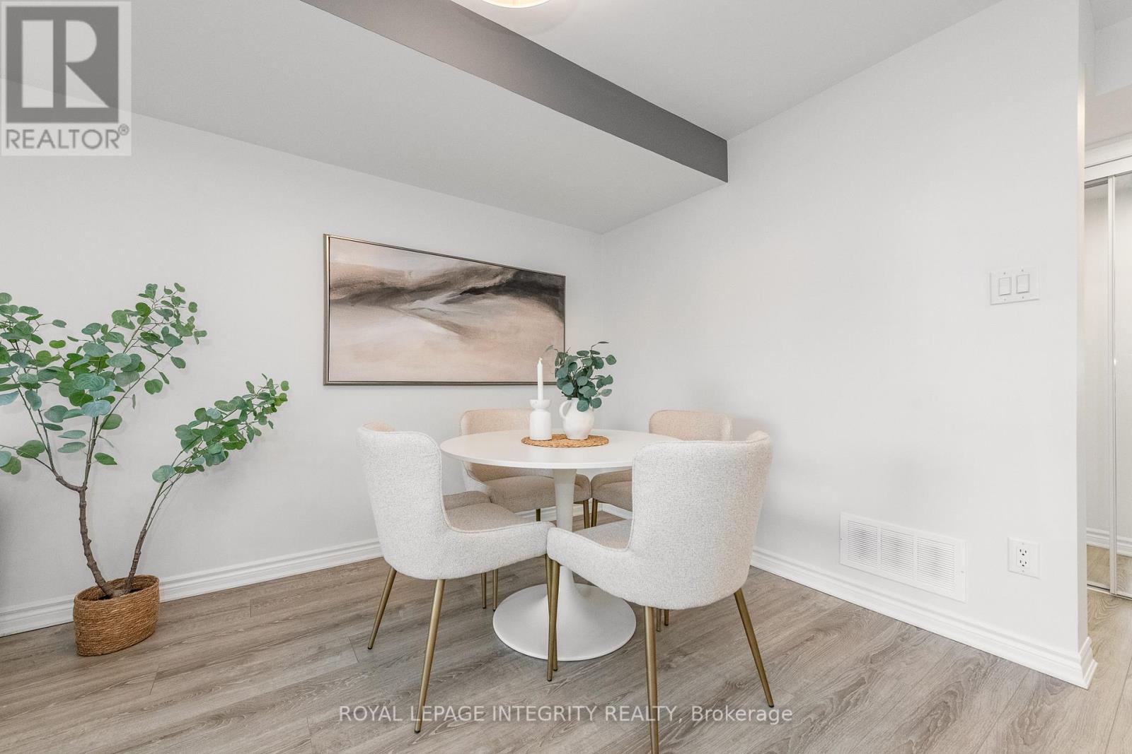 138 - 541 Takamose Private, Ottawa, ON - Indoor Photo Showing Dining Room