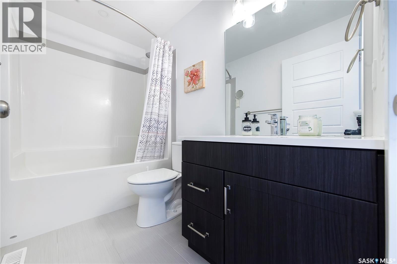 1038 Childers Court, Saskatoon, SK - Indoor Photo Showing Bathroom
