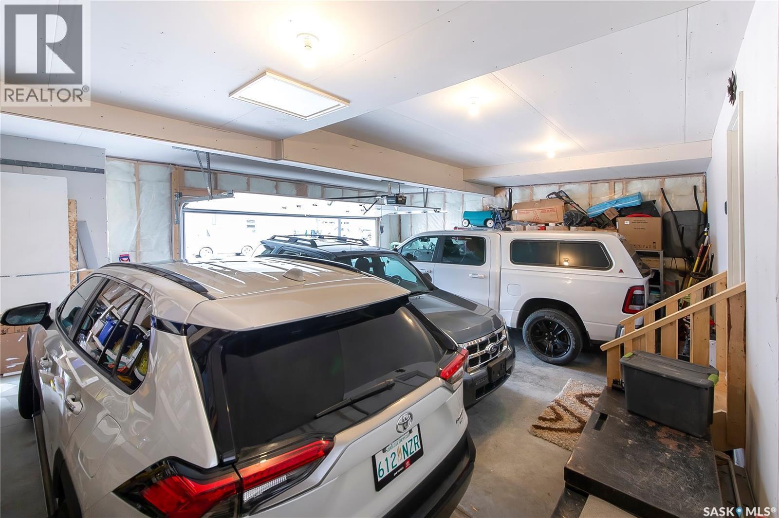 1038 Childers Court, Saskatoon, SK - Indoor Photo Showing Garage