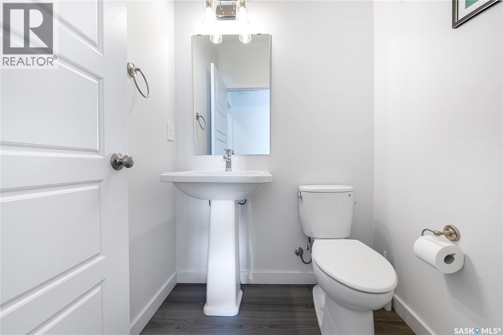 1038 Childers Court, Saskatoon, SK - Indoor Photo Showing Bathroom