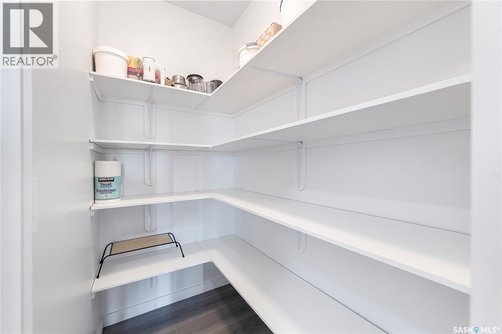 1038 Childers Court, Saskatoon, SK - Indoor With Storage