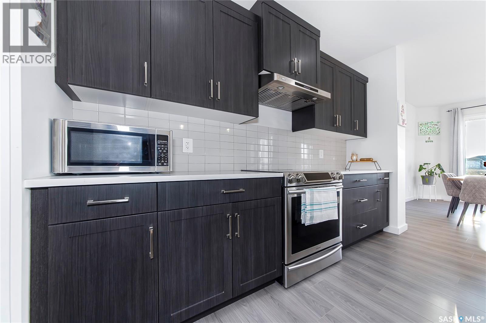 1038 Childers Court, Saskatoon, SK - Indoor Photo Showing Kitchen