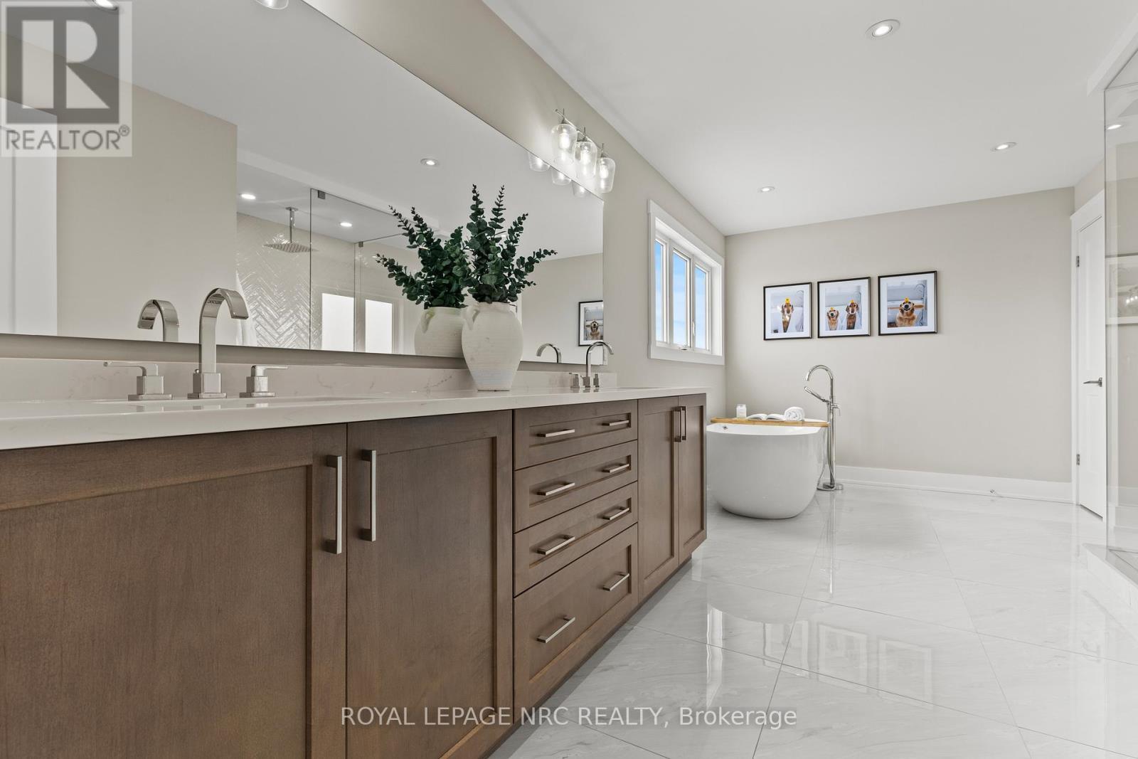 271 Memorial Park Drive, Welland (Lincoln/Crowland), ON - Indoor Photo Showing Bathroom