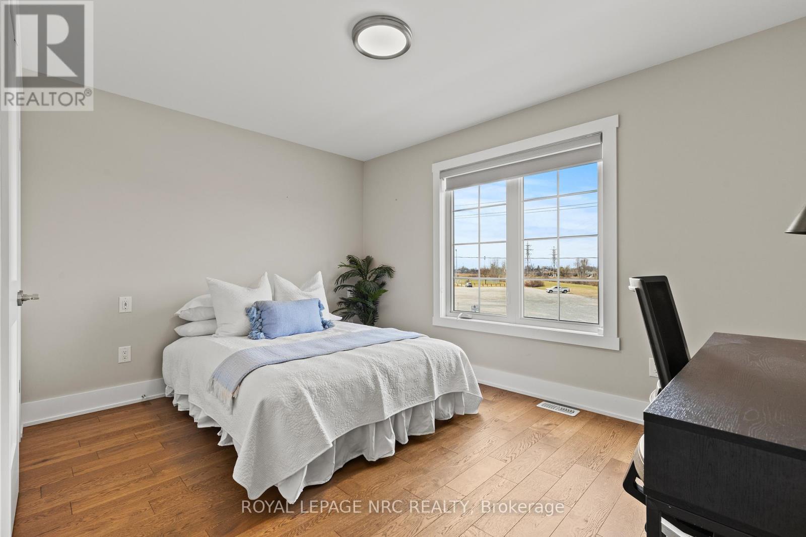 271 Memorial Park Drive, Welland (Lincoln/Crowland), ON - Indoor Photo Showing Bedroom