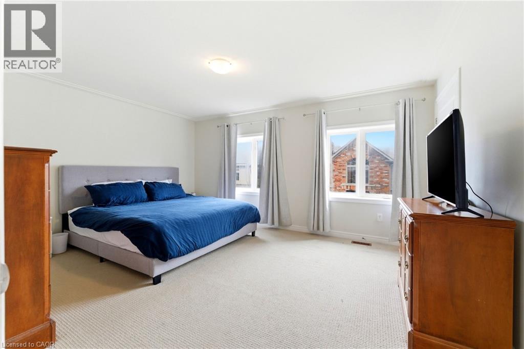 362 E Plains Road E Unit# 32, Burlington, ON - Indoor Photo Showing Bedroom