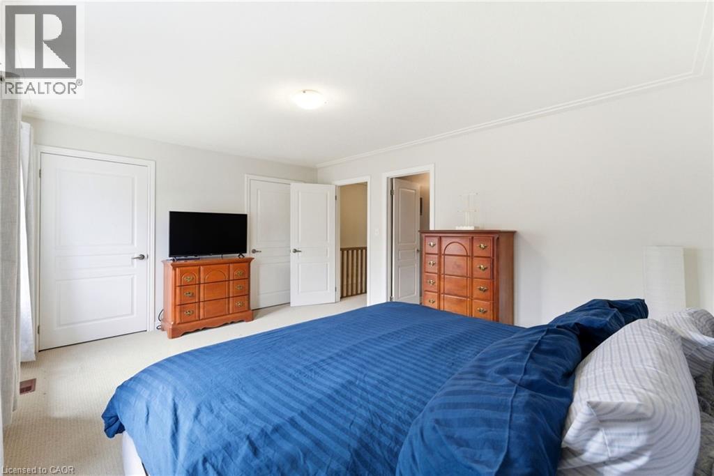 362 E Plains Road E Unit# 32, Burlington, ON - Indoor Photo Showing Bedroom