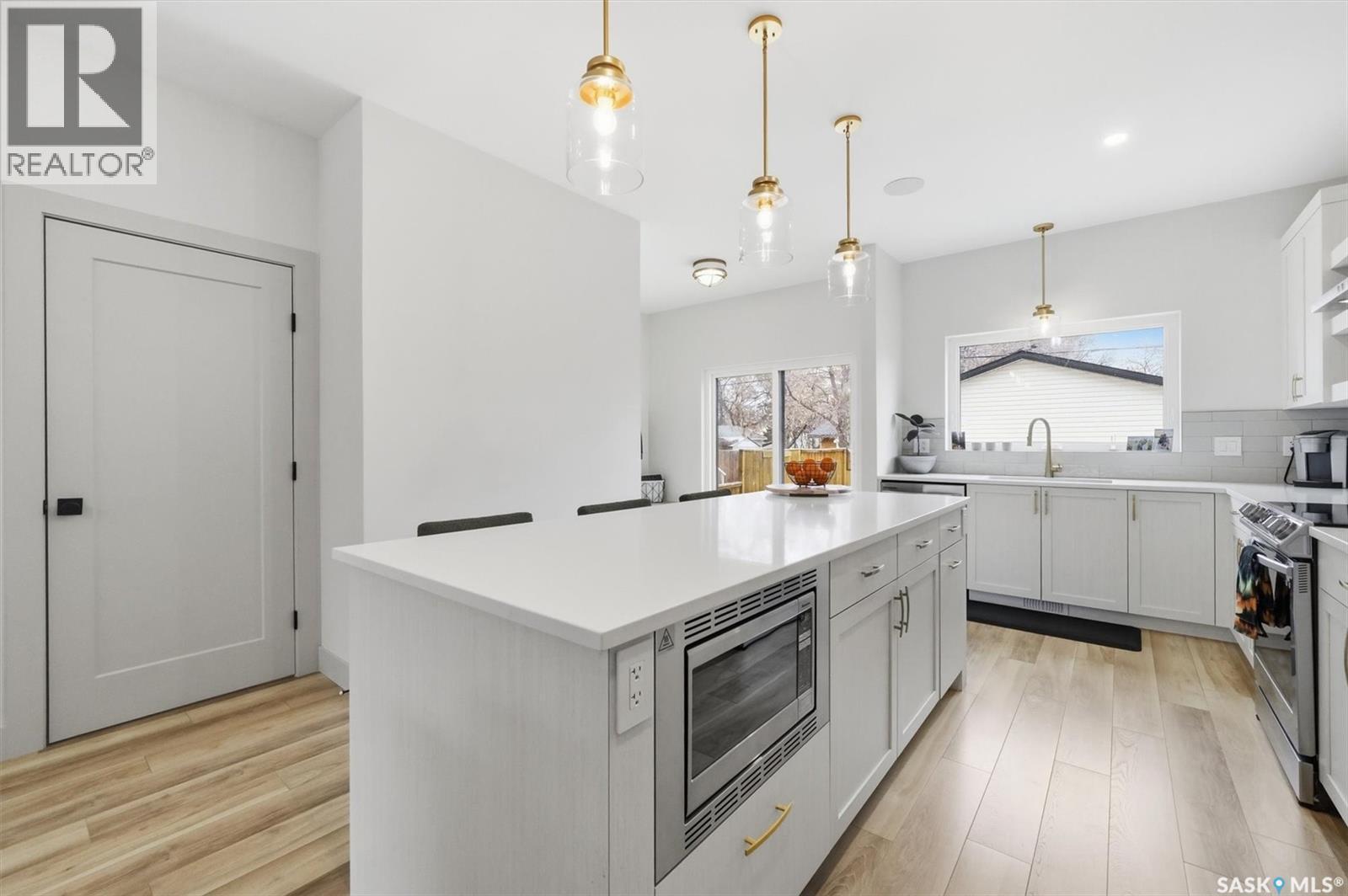 1314 Empress Avenue, Saskatoon, SK - Indoor Photo Showing Kitchen With Upgraded Kitchen