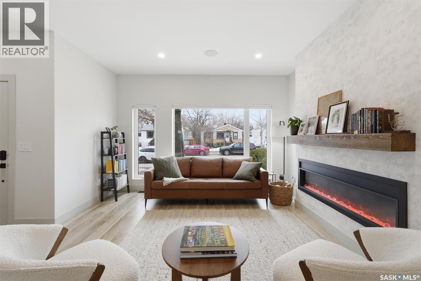 1314 Empress Avenue, Saskatoon, SK - Indoor Photo Showing Living Room With Fireplace