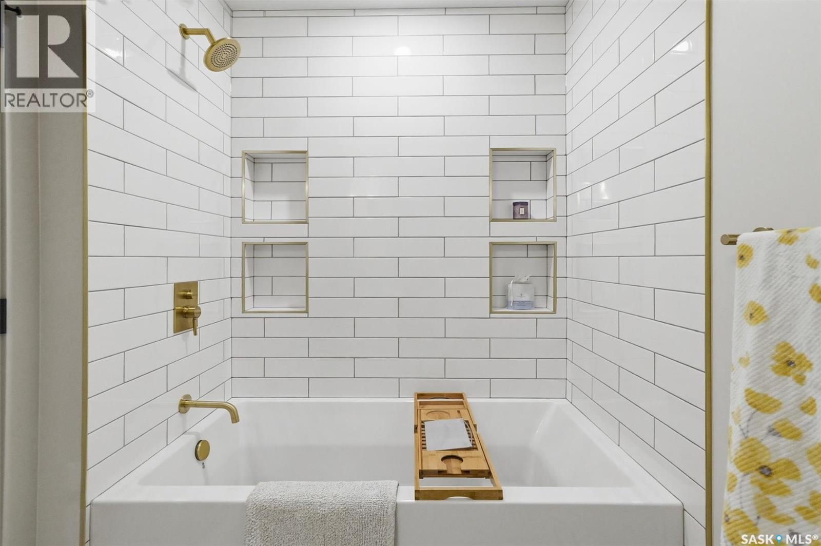 1314 Empress Avenue, Saskatoon, SK - Indoor Photo Showing Bathroom