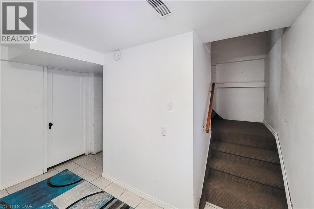 66 Cline Avenue Unit# Main Floor, Hamilton, ON - Indoor Photo Showing Other Room