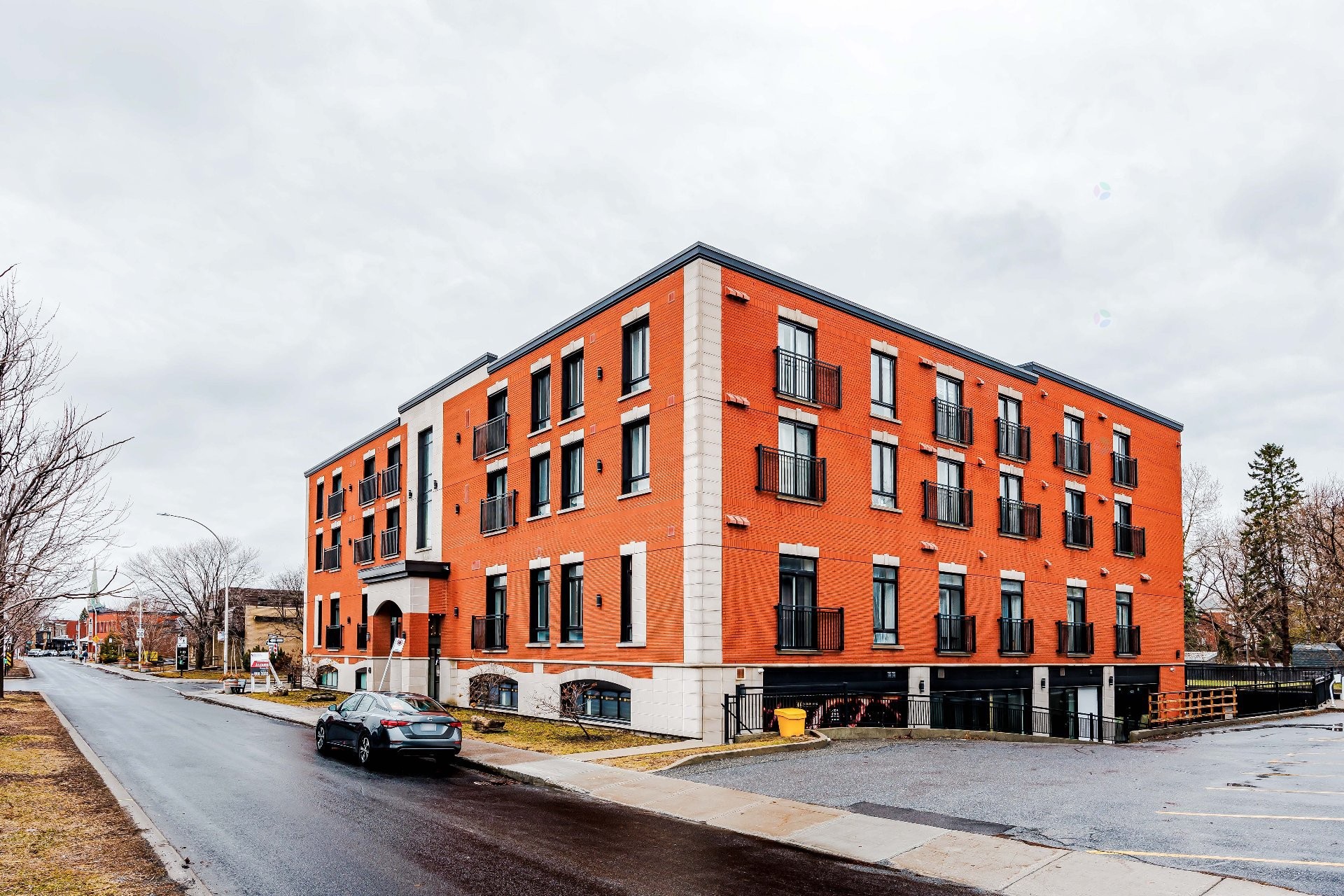 Façade - A-460 Rue St-Charles O., Longueuil (Le Vieux-Longueuil), QC - Outdoor With Facade
