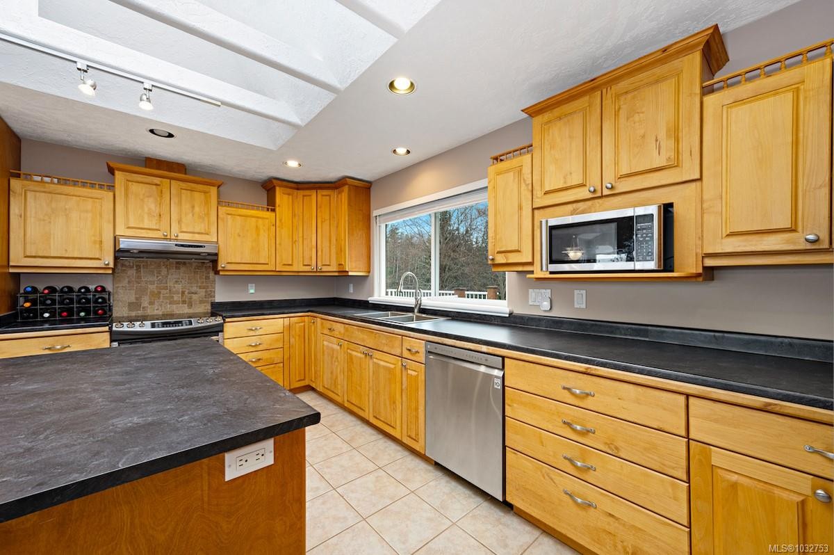 321 Wireless Rd, Comox, BC