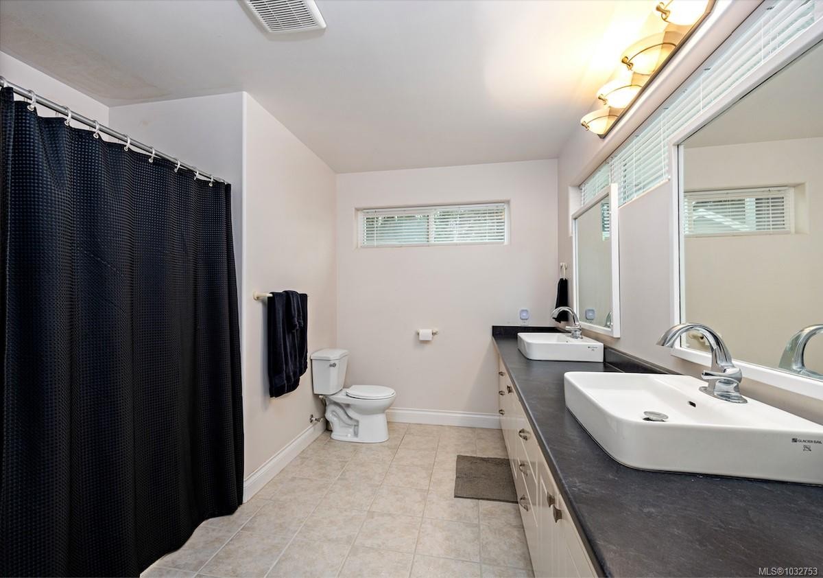 321 Wireless Rd, Comox, BC