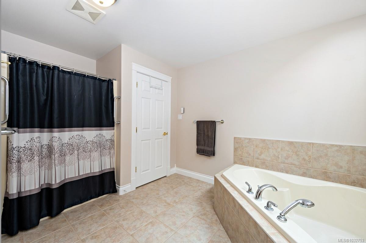 321 Wireless Rd, Comox, BC