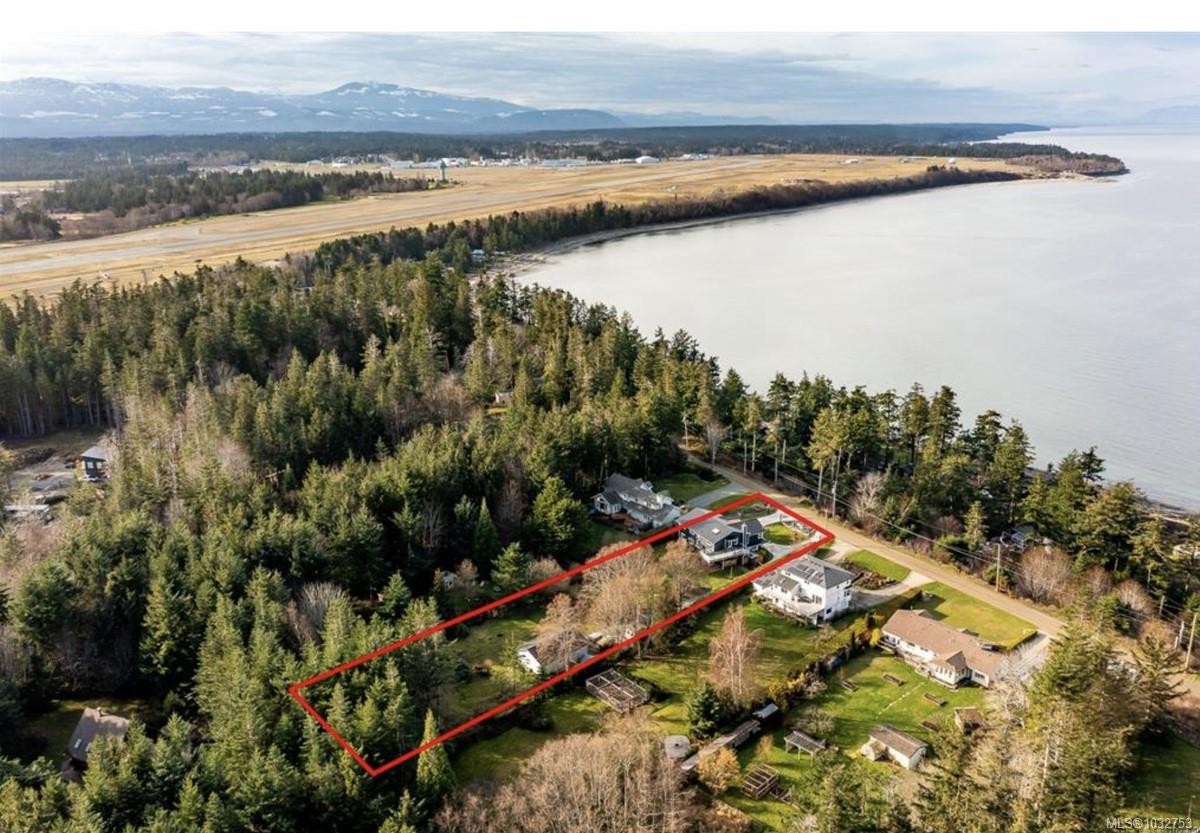 321 Wireless Rd, Comox, BC