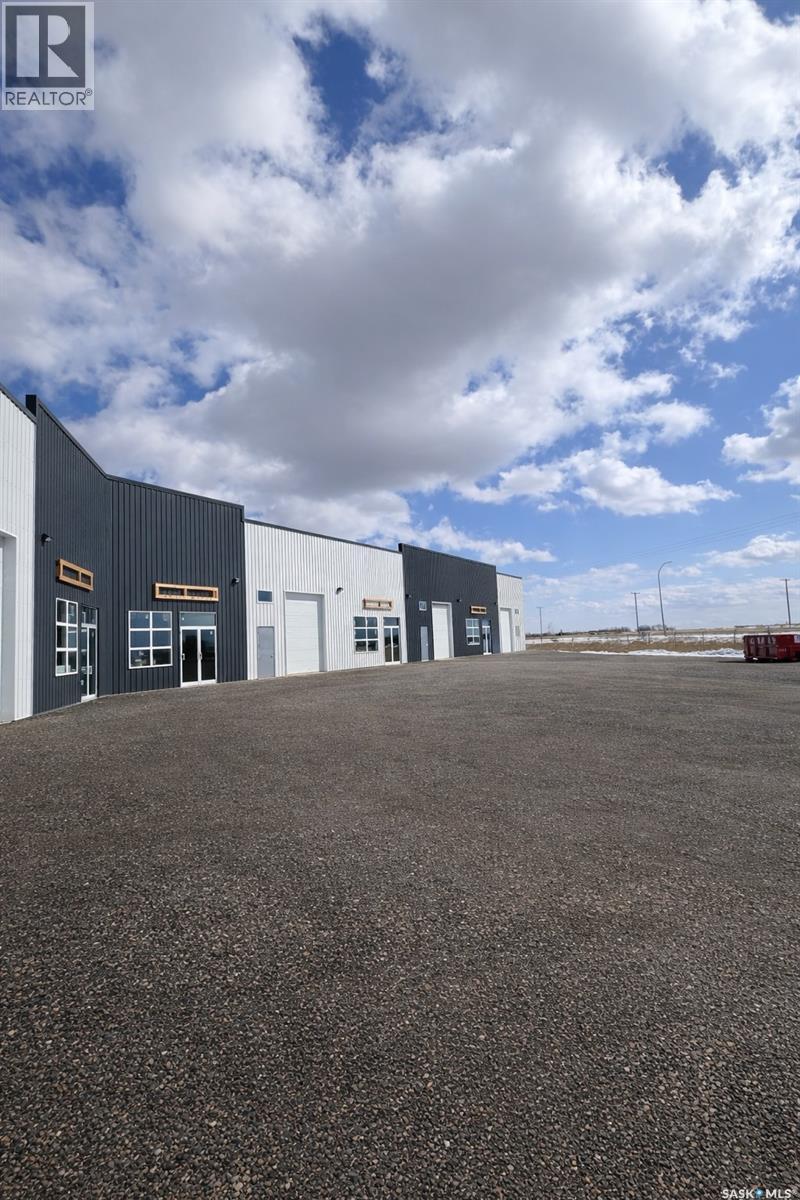 9&10 213 Service Road W, Langham, SK