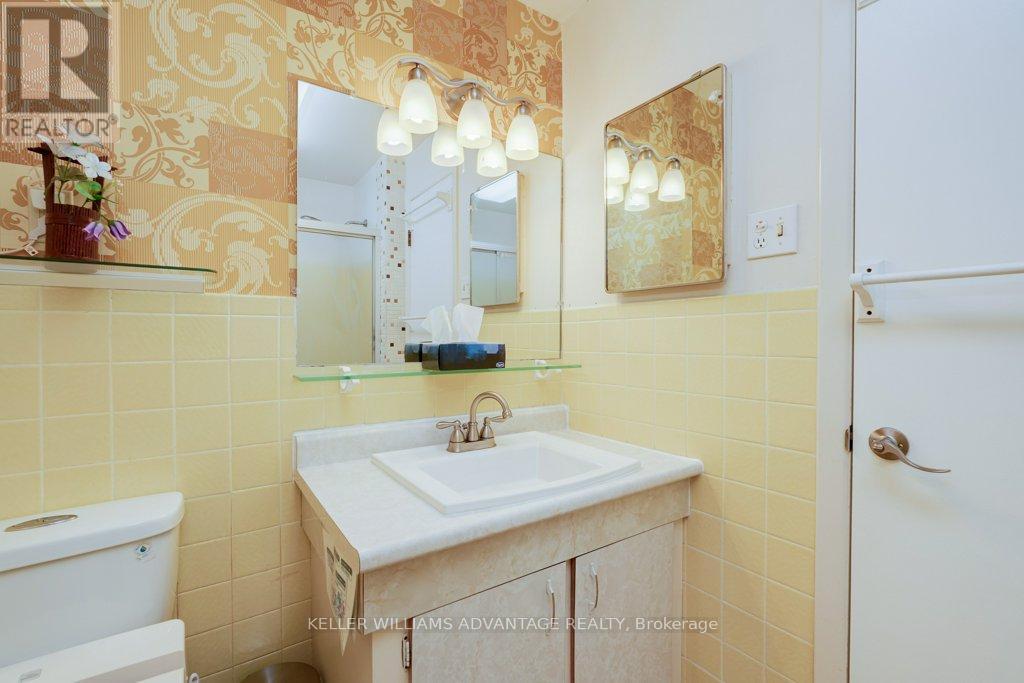 1188 Westerdam Road, Mississauga, ON - Indoor Photo Showing Bathroom