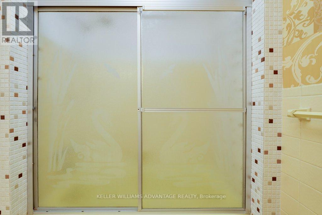 1188 Westerdam Road, Mississauga, ON - Indoor Photo Showing Bathroom