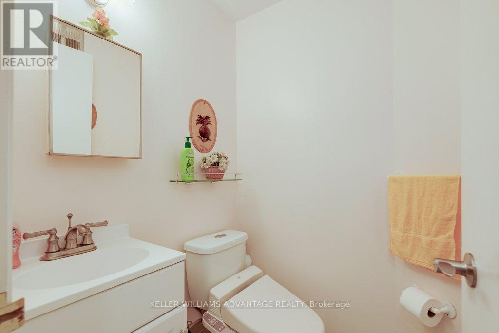 1188 Westerdam Road, Mississauga, ON - Indoor Photo Showing Bathroom