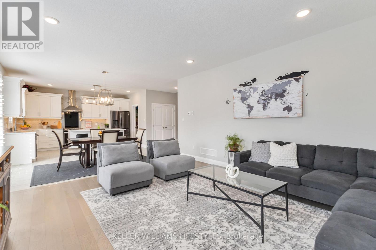 26 Ambrosia Path, St. Thomas, ON - Indoor Photo Showing Living Room