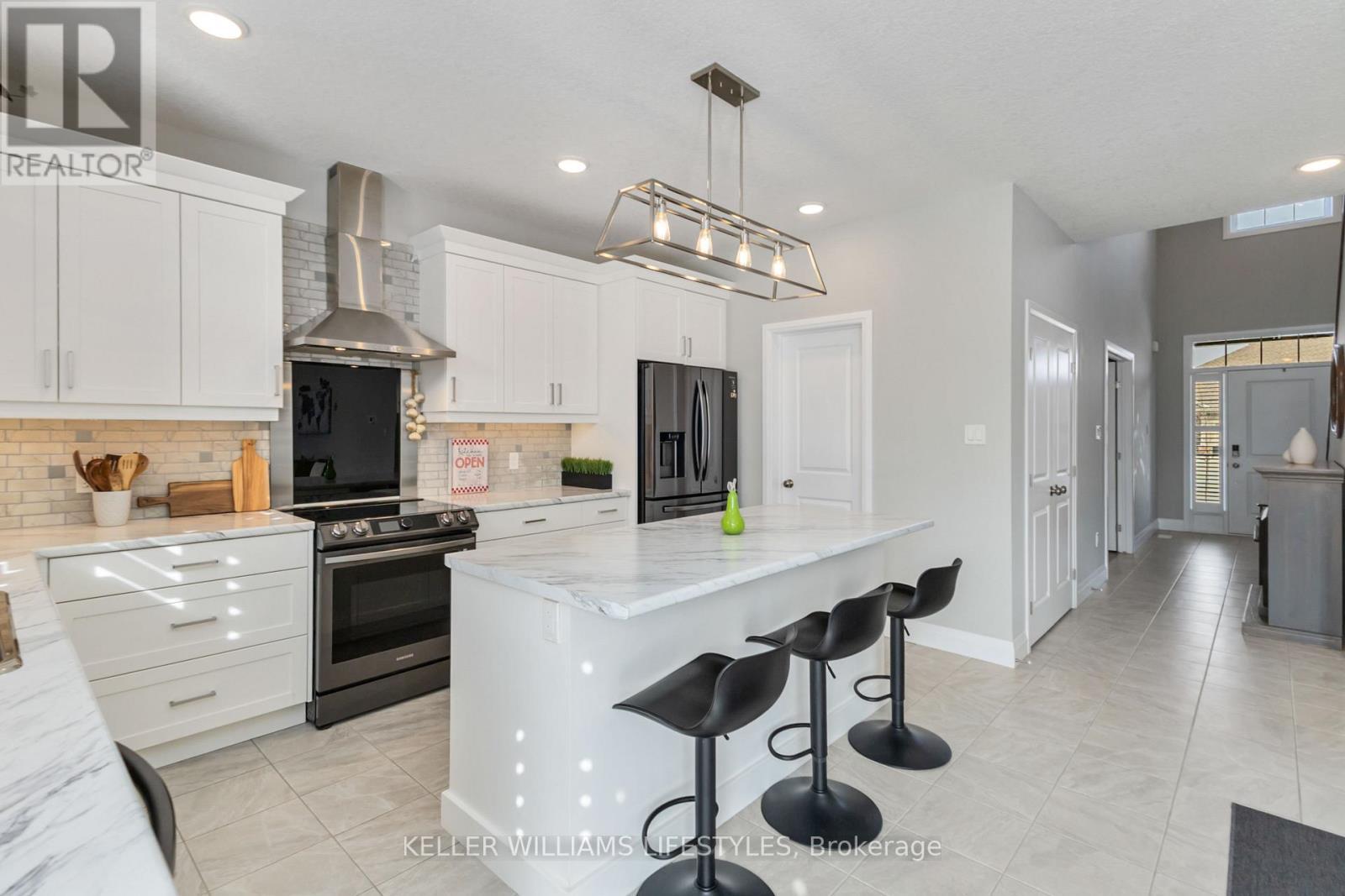 26 Ambrosia Path, St. Thomas, ON - Indoor Photo Showing Kitchen