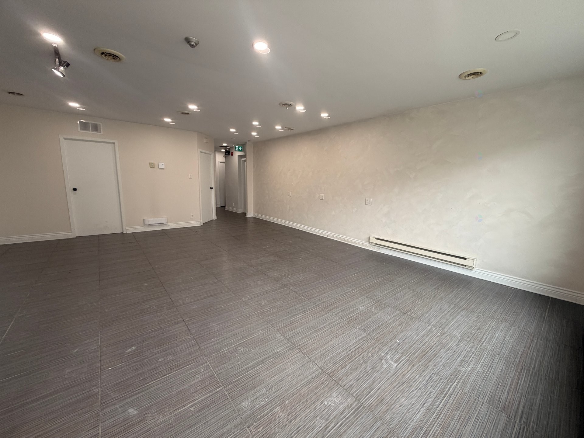 Overall view - 6284 Rue Jean-Talon E., Montréal (Saint-Léonard), QC - Indoor Photo Showing Other Room