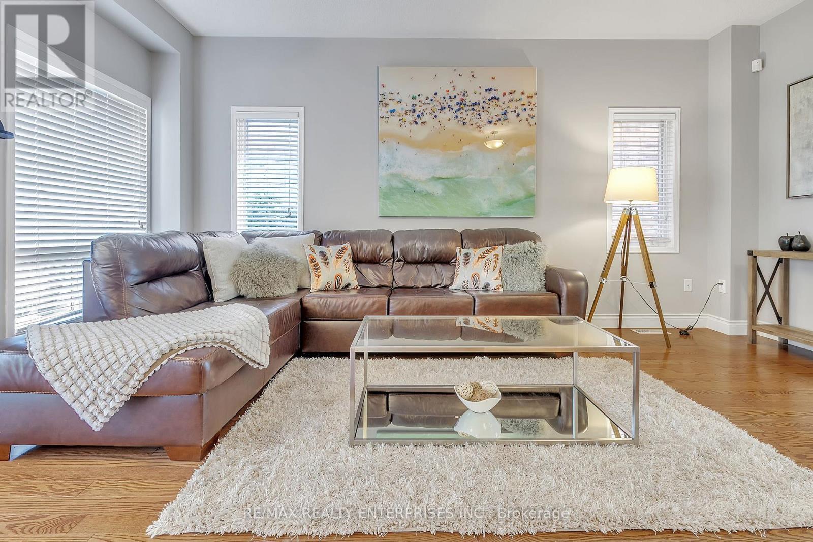 3260 Respond Road, Mississauga, ON - Indoor Photo Showing Living Room
