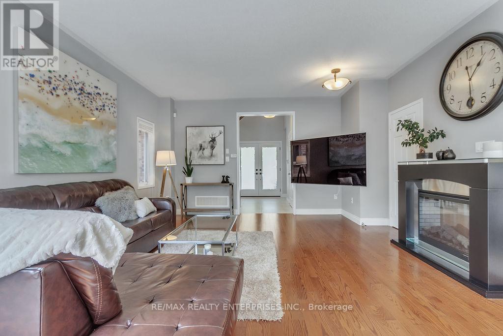 3260 Respond Road, Mississauga, ON - Indoor Photo Showing Living Room With Fireplace