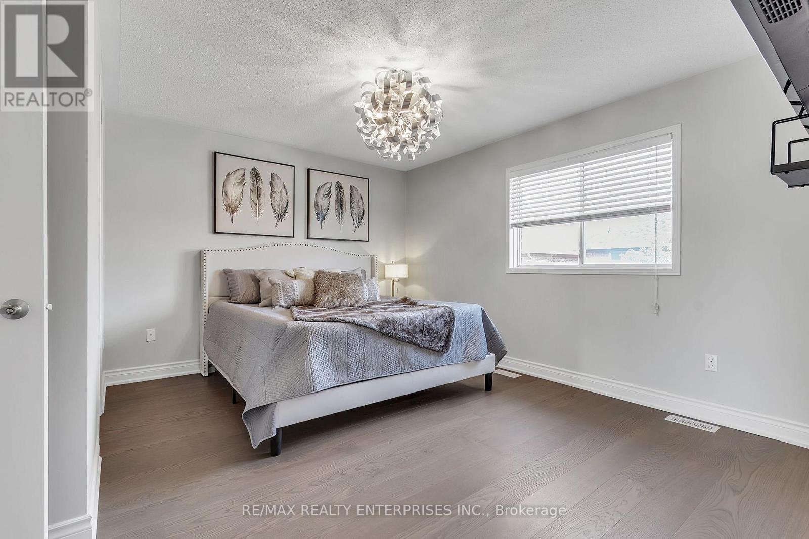 3260 Respond Road, Mississauga, ON - Indoor Photo Showing Bedroom