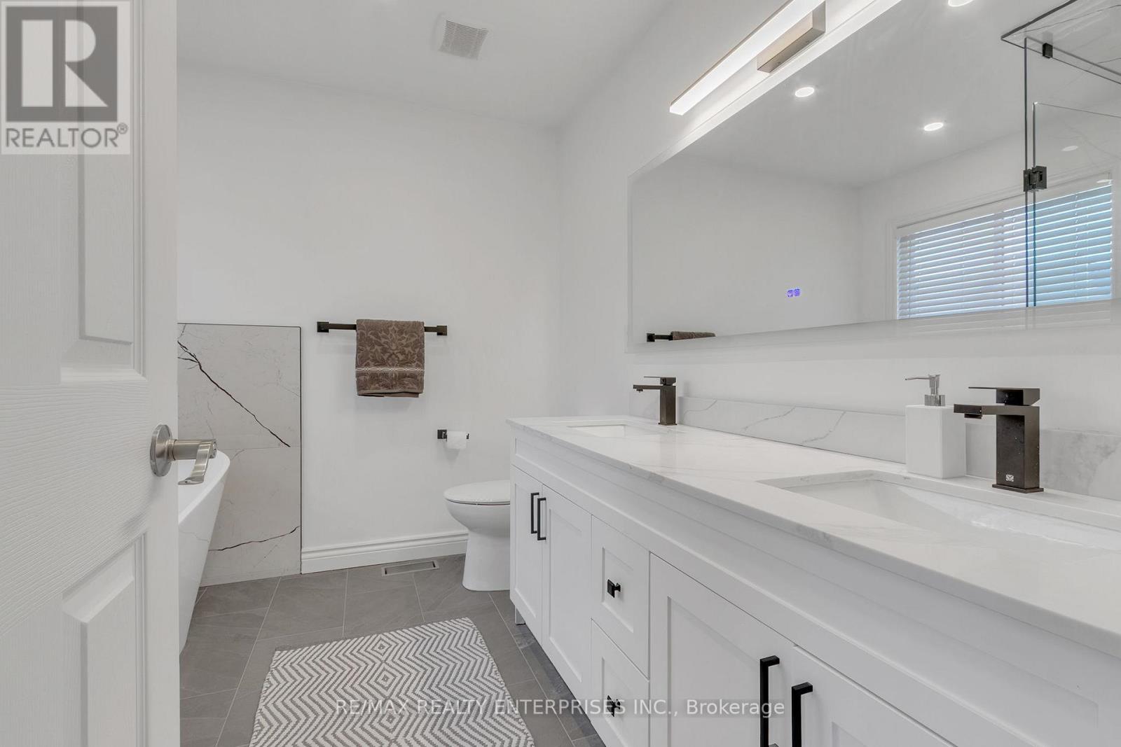 3260 Respond Road, Mississauga, ON - Indoor Photo Showing Bathroom