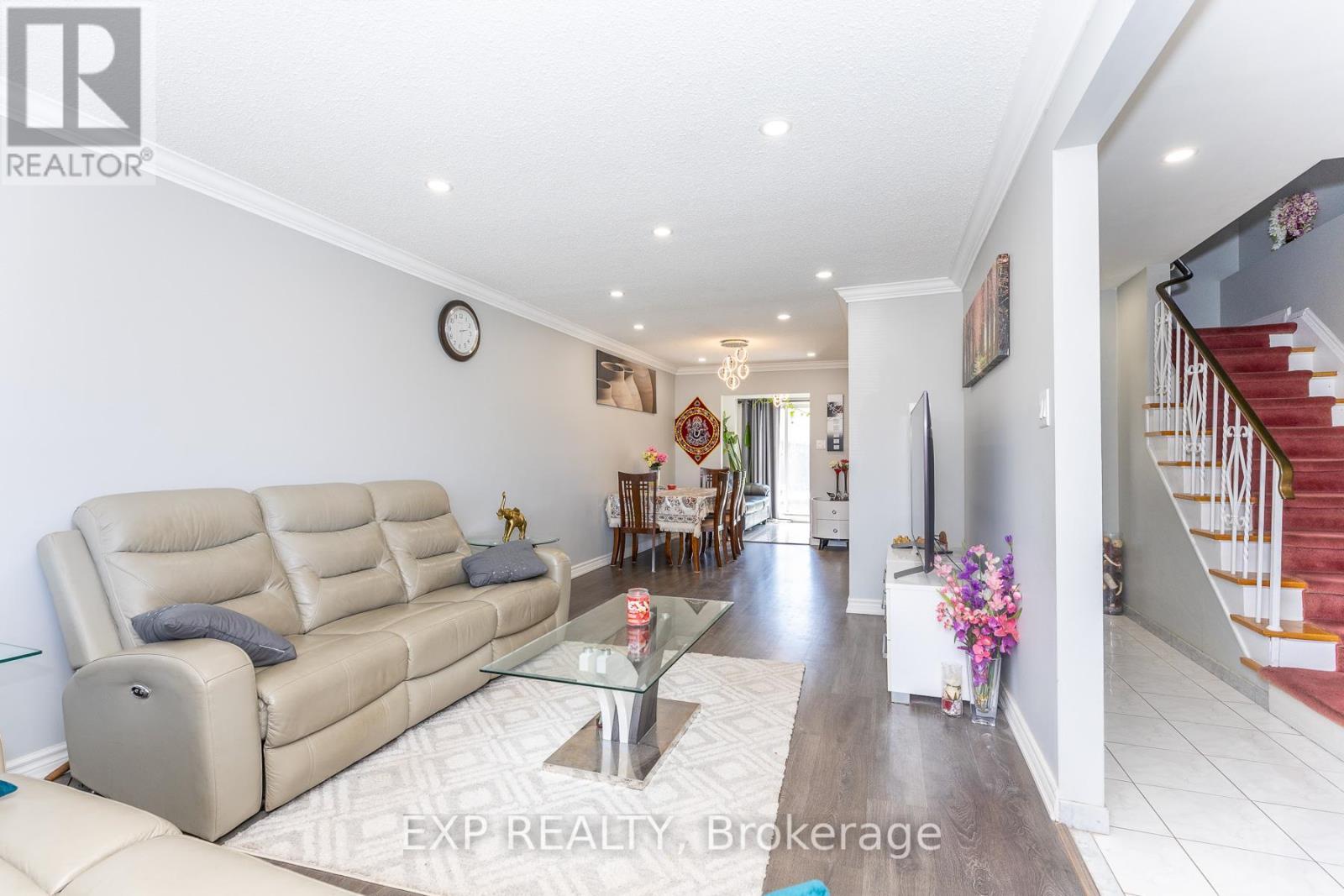 3270 Klaiman Drive, Mississauga, ON - Indoor Photo Showing Living Room