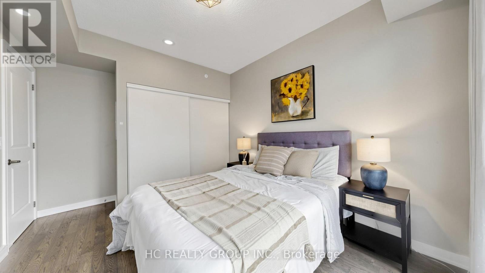 907 - 9205 Yonge Street, Richmond Hill, ON - Indoor Photo Showing Bedroom