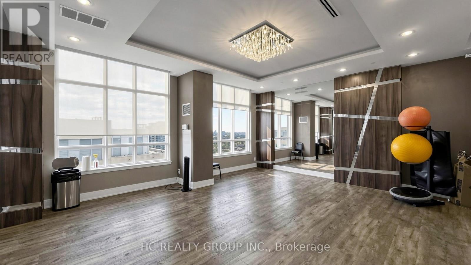 907 - 9205 Yonge Street, Richmond Hill, ON - Indoor Photo Showing Other Room
