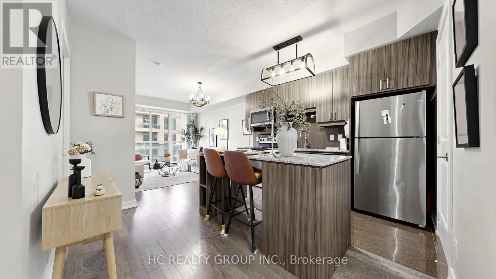 907 - 9205 Yonge Street, Richmond Hill, ON - Indoor Photo Showing Kitchen