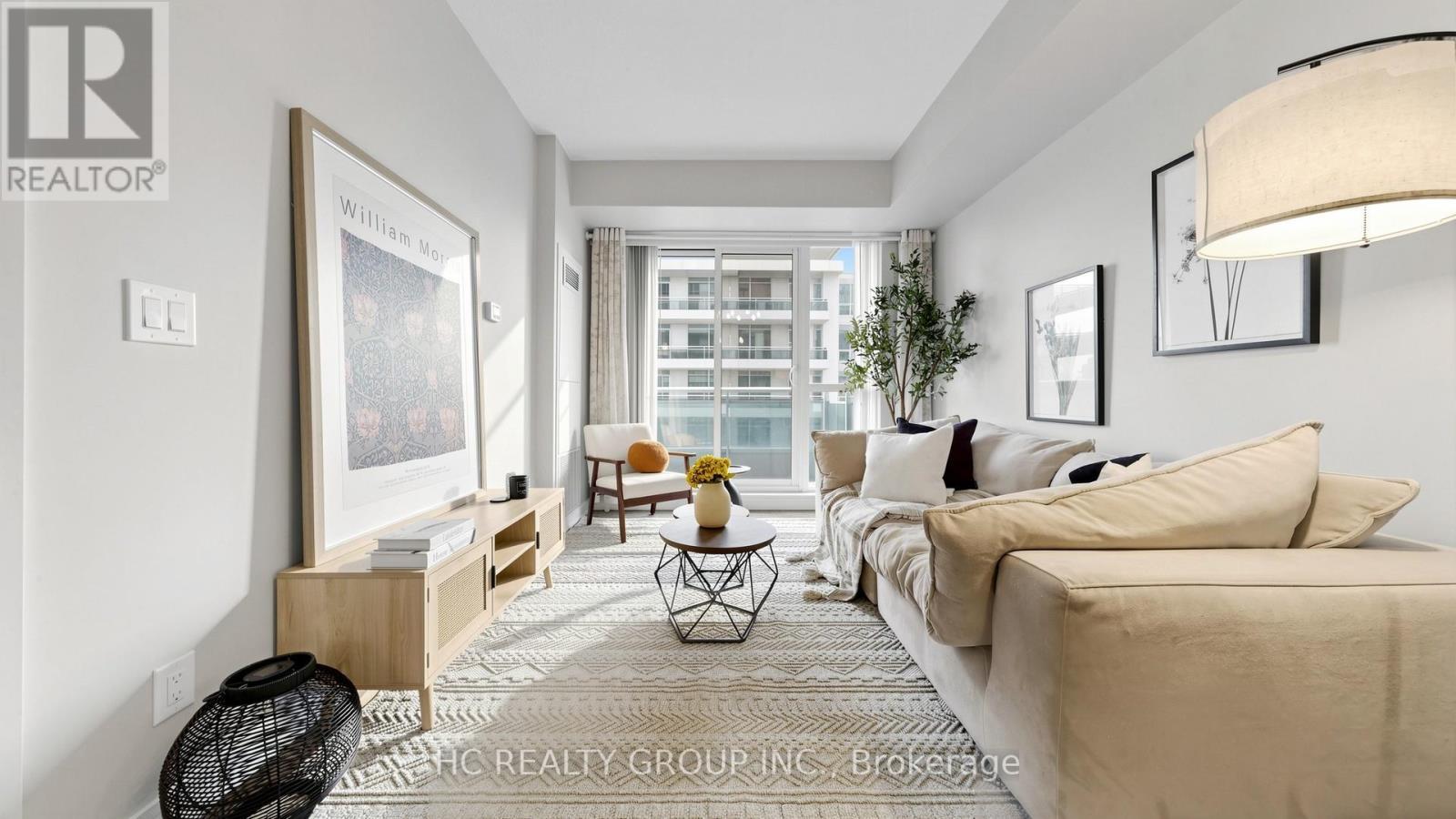 907 - 9205 Yonge Street, Richmond Hill, ON - Indoor