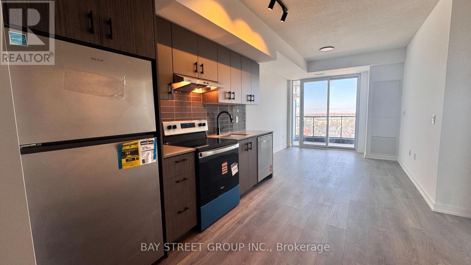 D711 - 4878 Powers Common, Burlington, ON - Indoor Photo Showing Kitchen