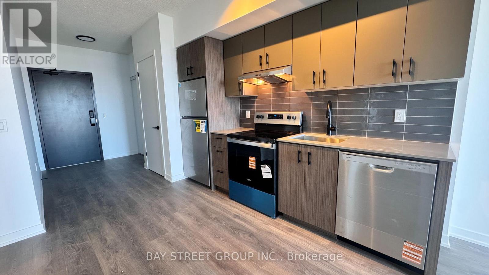 D711 - 4878 Powers Common, Burlington, ON - Indoor Photo Showing Kitchen