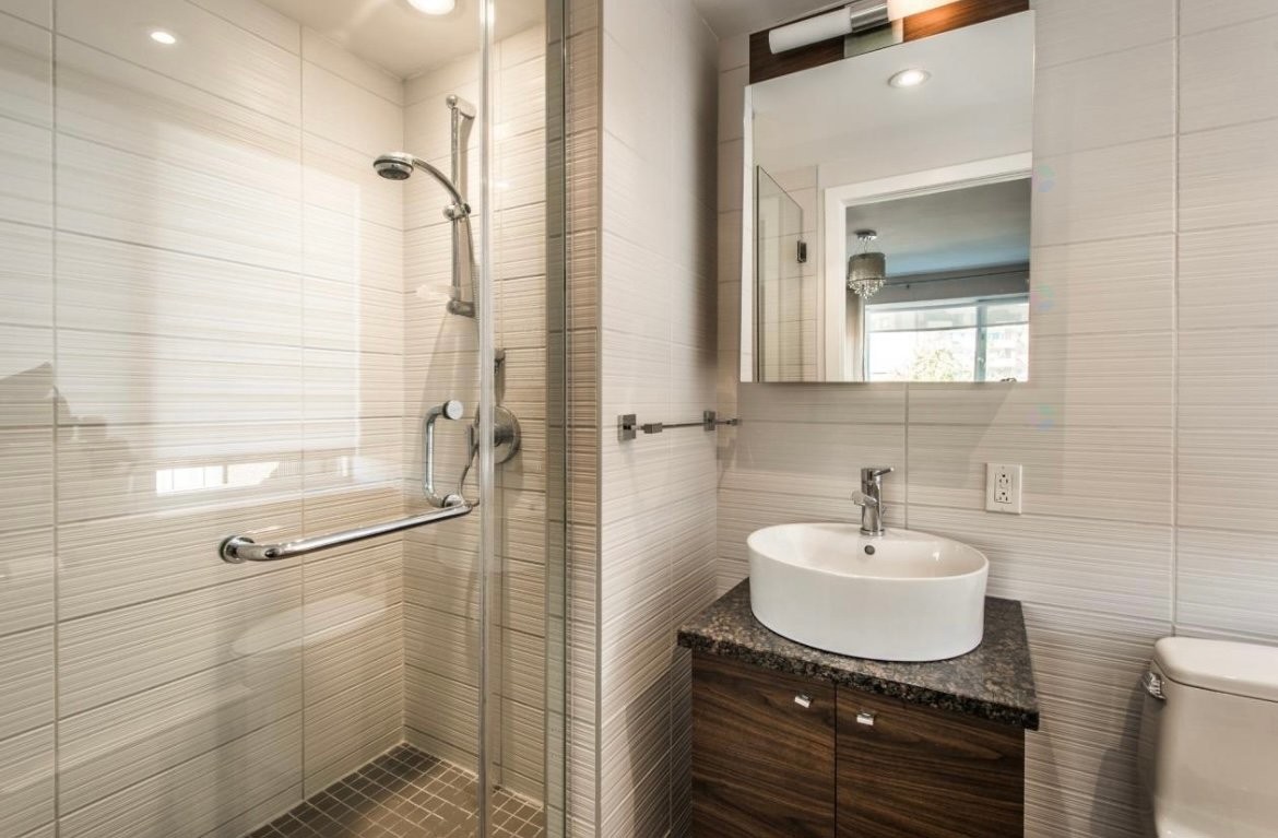 Bathroom - 54-4850 Ch. De La Côte-St-Luc, Montréal (Côte-Des-Neiges/Notre-Dame-De-Grâce), QC - Indoor Photo Showing Bathroom