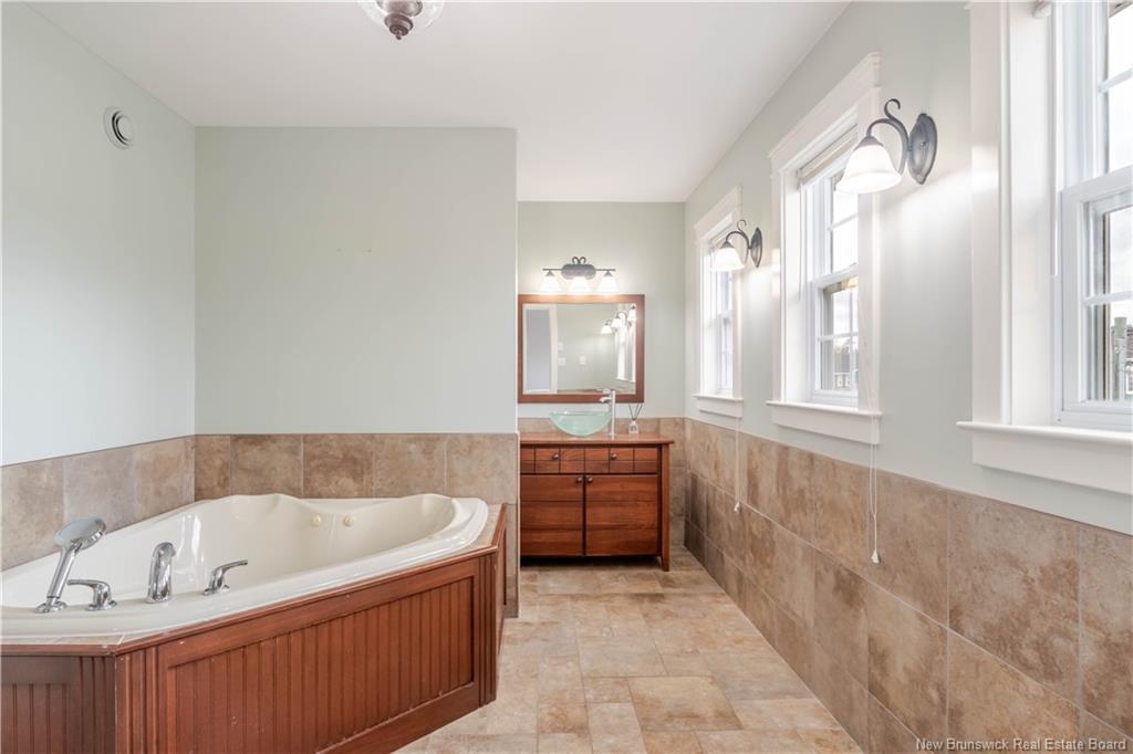 34 Mavis Crt, Fredericton, NB