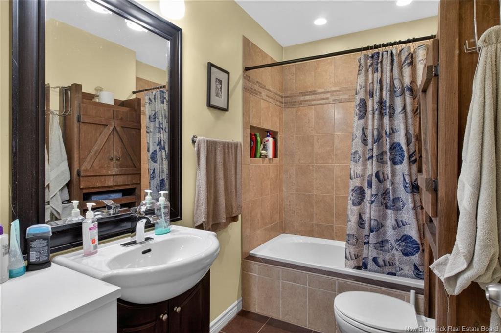 1 Golf Course Rd, Petitcodiac, NB