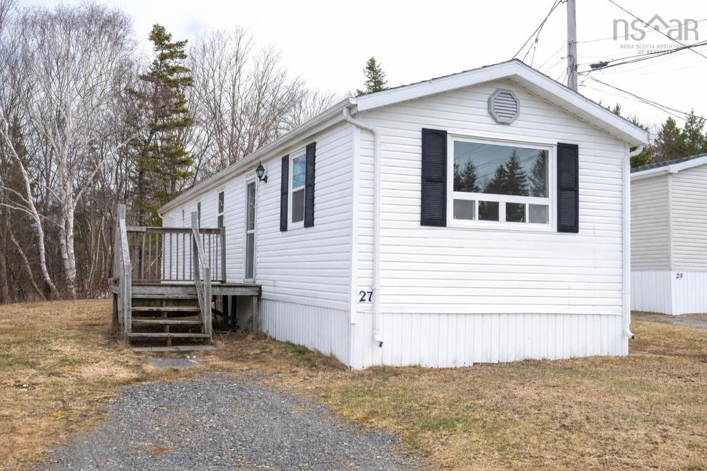27 Curry St., Howie Centre, NS