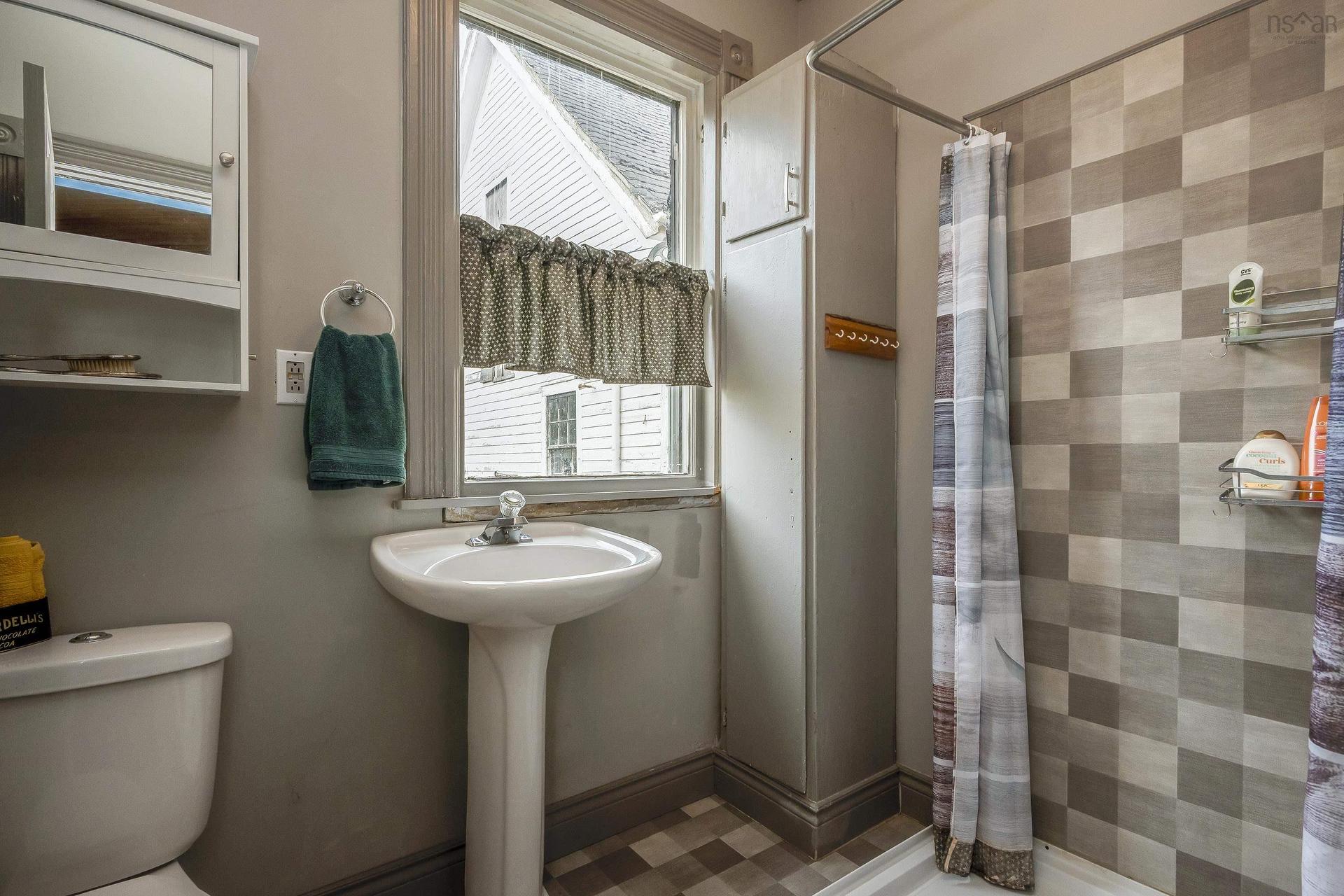 10251 Highway 1, Paradise, NS