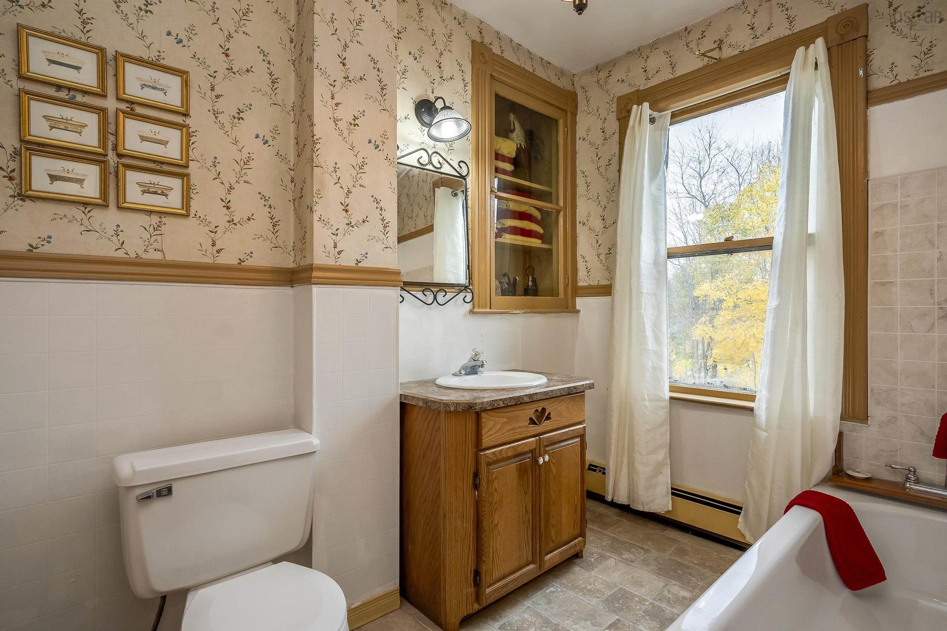 10251 Highway 1, Paradise, NS
