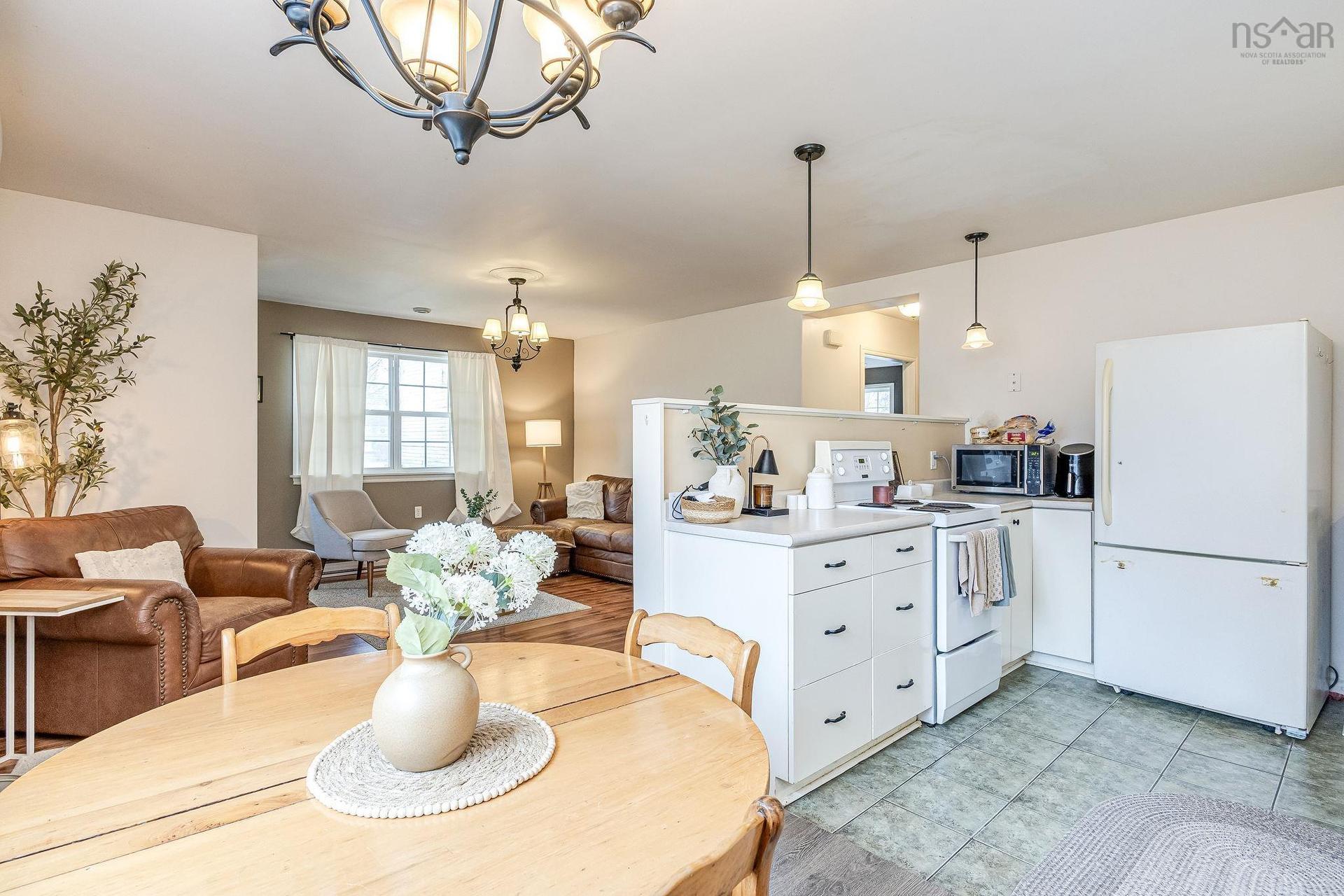 10251 Highway 1, Paradise, NS