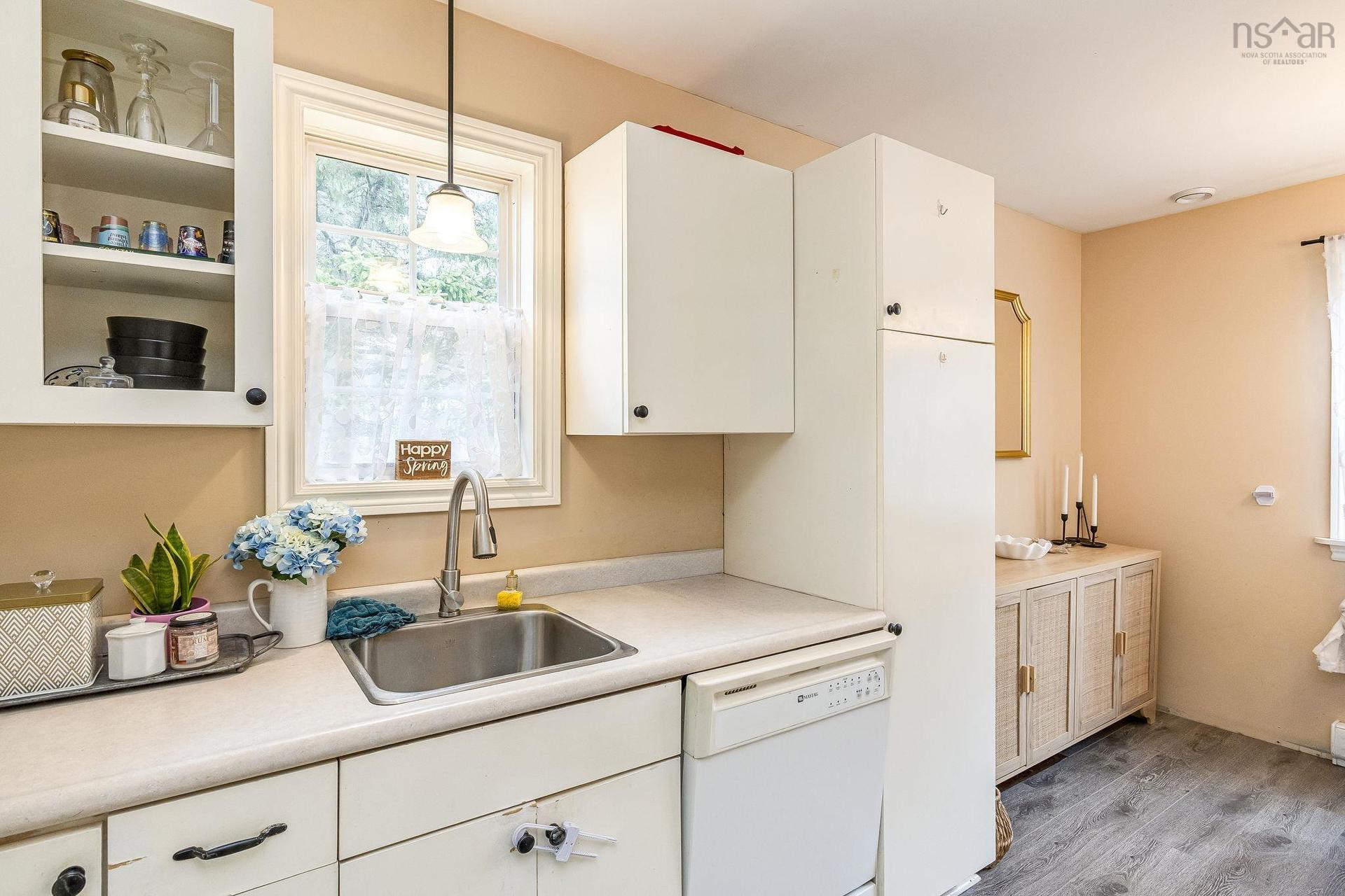 10251 Highway 1, Paradise, NS