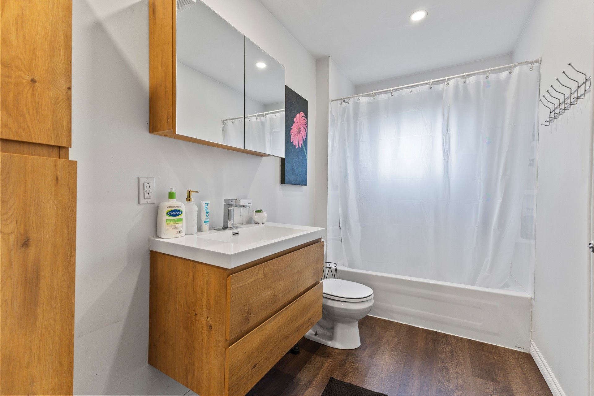 Bathroom - 534 Ch. St-Emmanuel, Saint-Clet, QC - Indoor Photo Showing Bathroom