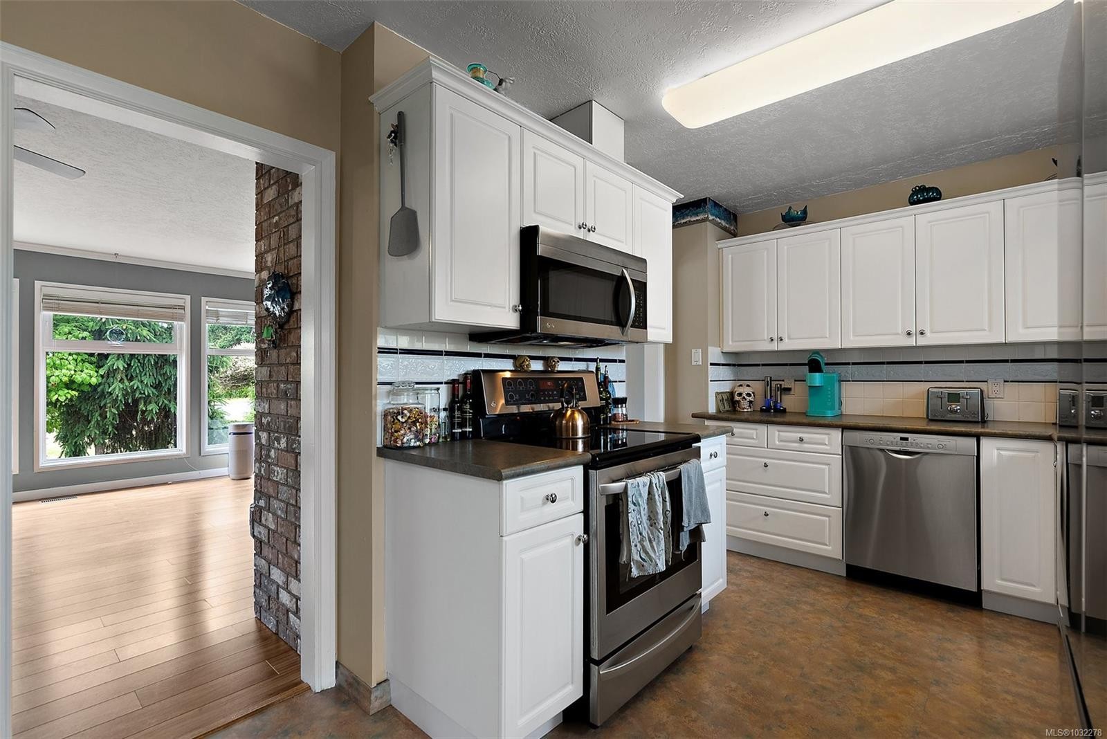 1573 Charlotte St, Crofton, BC