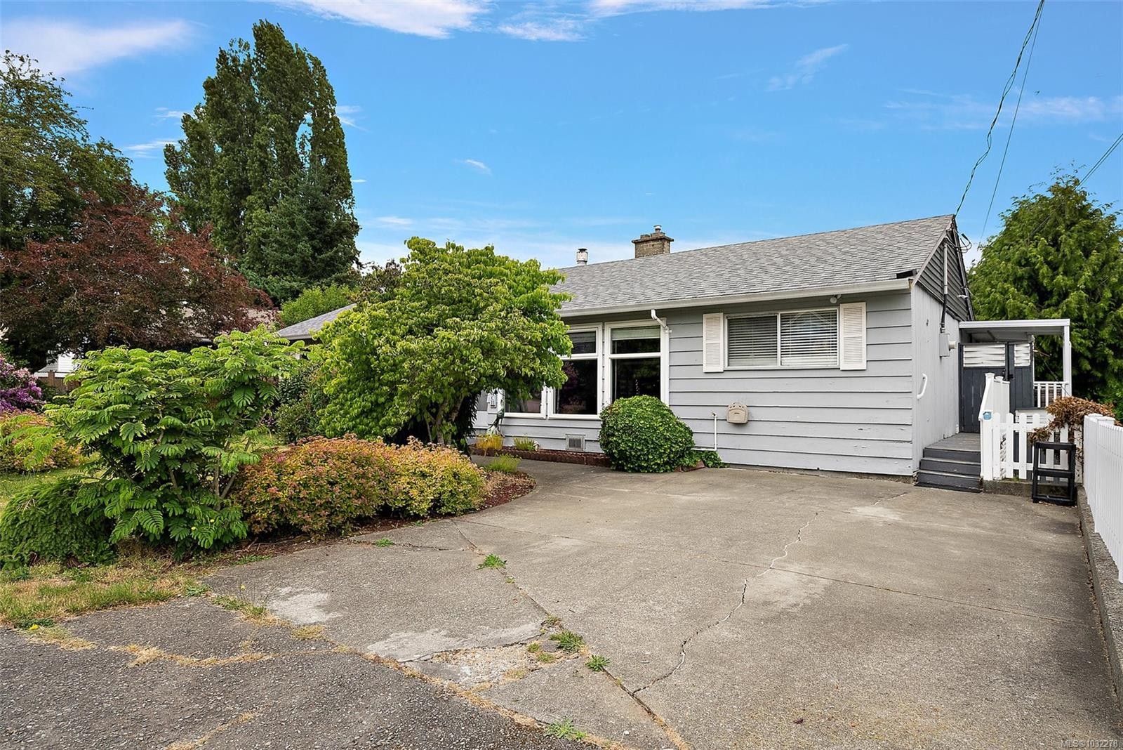 1573 Charlotte St, Crofton, BC