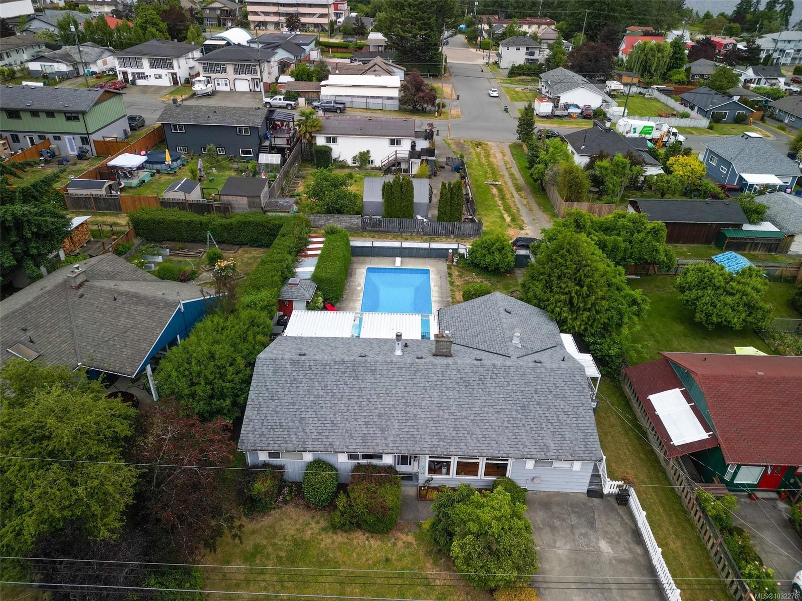 1573 Charlotte St, Crofton, BC