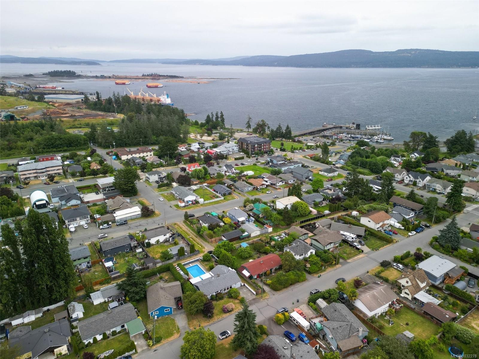1573 Charlotte St, Crofton, BC
